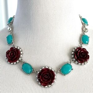 NWOT lia sophia “Odette” 16-19” statement necklace, cut crystals and resin